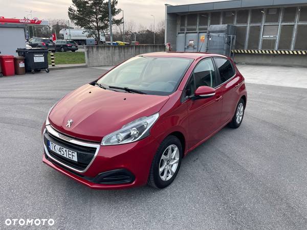 Peugeot 208 - 1