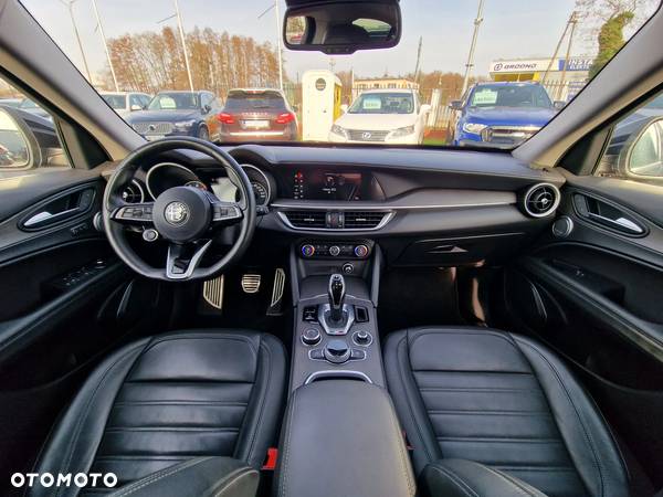 Alfa Romeo Stelvio 2.0 Turbo Veloce TI Q4 - 11