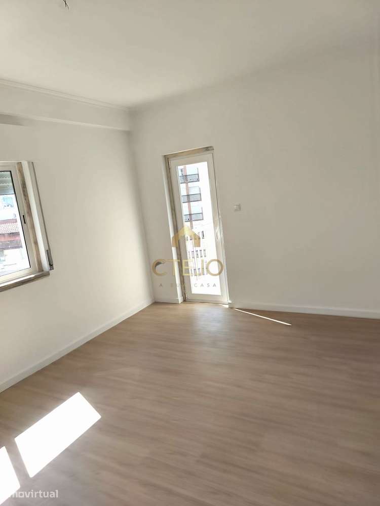 Apartamento T3 totalmente remodelado-15