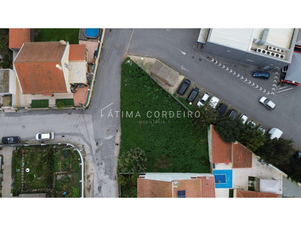 Terreno com 396 m², situado em uma localização privilegiada na pres... - Grande imagem: 3/14