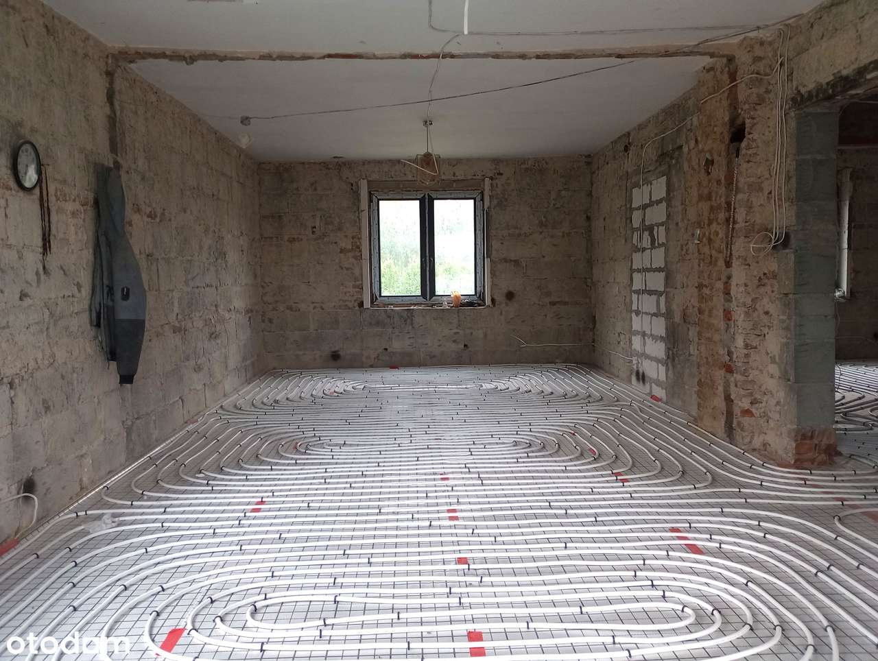 Dom w trakcie remontu w pięknej okolicy.-9