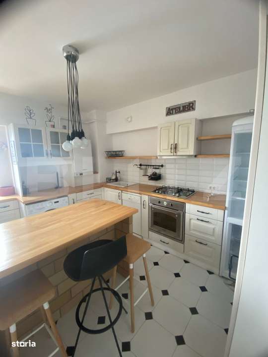 Apartament cu 4 camere, etaj intermediar, zona Catedrala - Imagine principală: 3/11