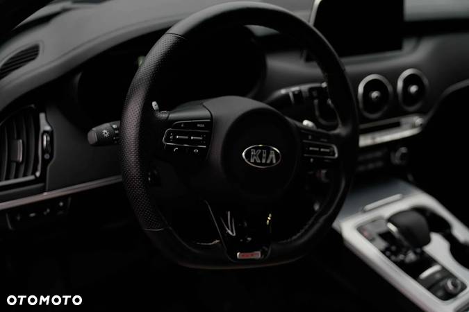 Kia Stinger 3.3 T-GDI V6 GT Prestige Line AWD - 21