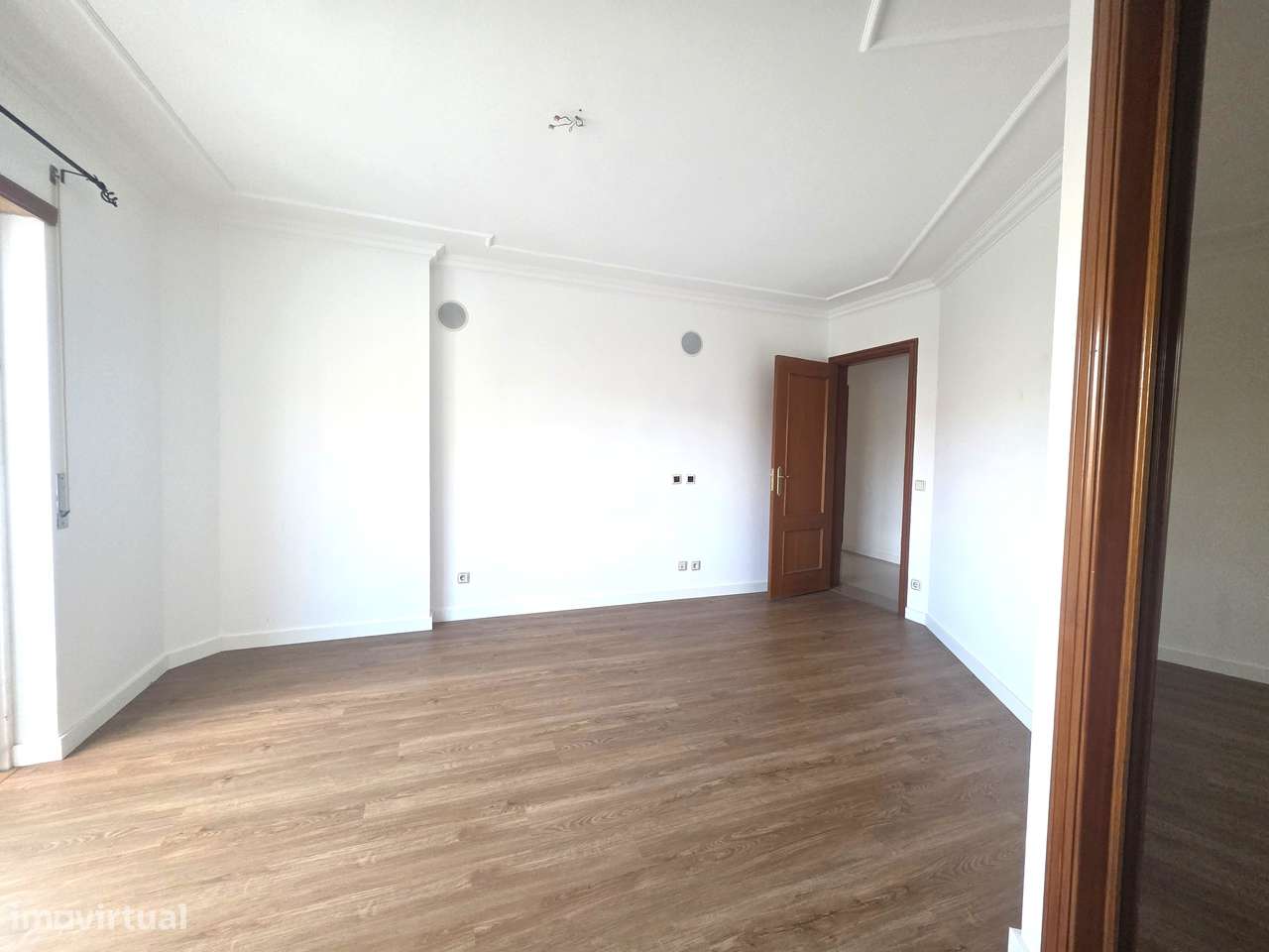 Excelente Apartamento T3- Santa Marta do Pinhal-8