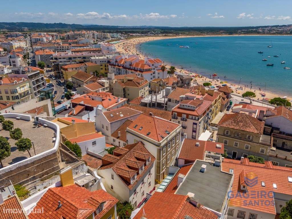 Apartamento Único com Charme Histórico e Conforto Moderno a Passos ...-53
