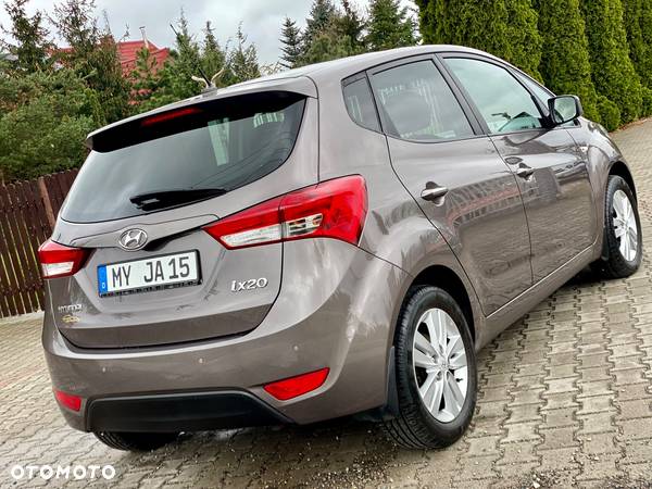 Hyundai ix20 1.4 Premium - 23