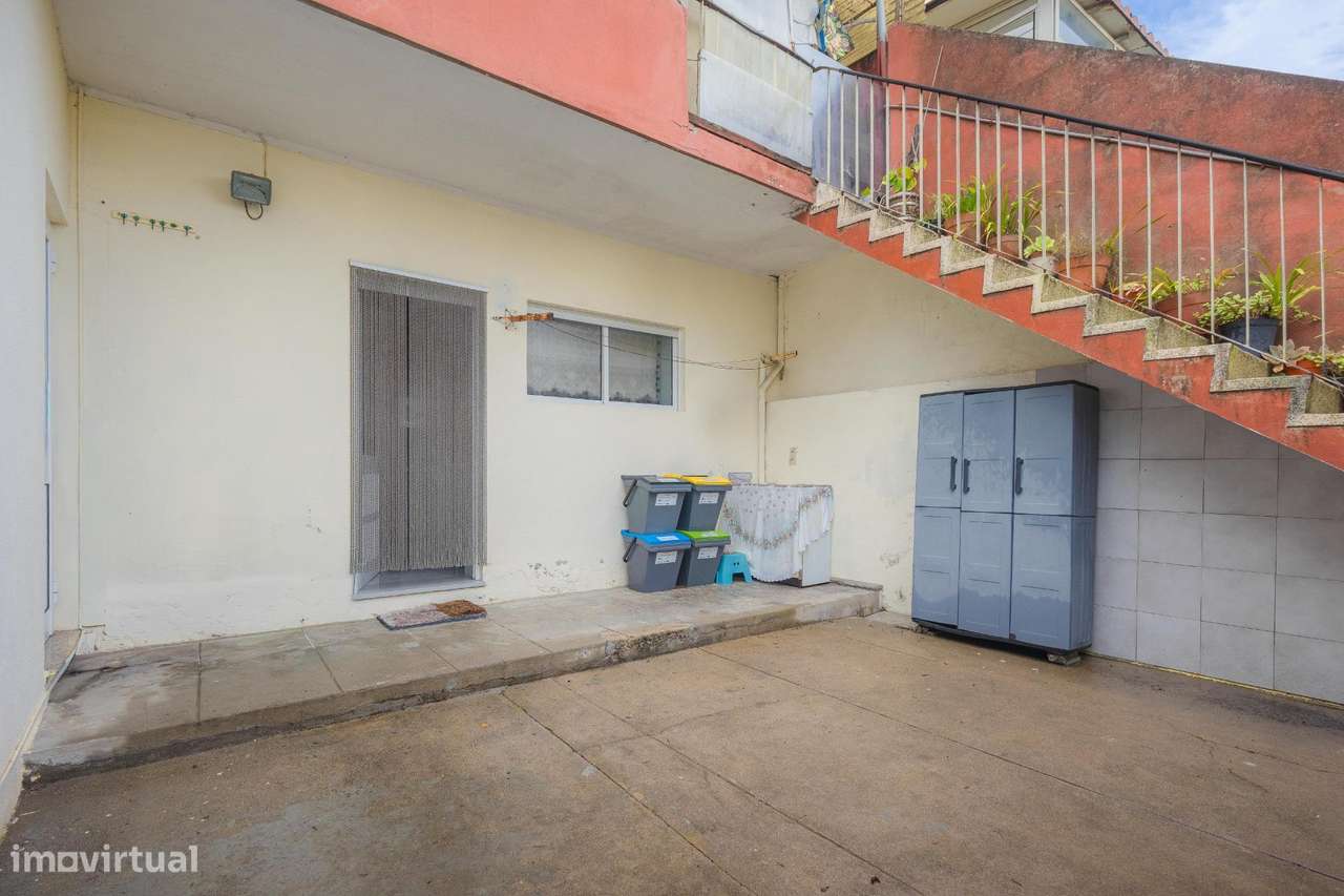 Andar Moradia T3 – Rés do Chão Totalmente Remodelado-26