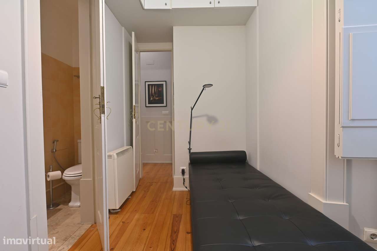 Exclusivo apartamento T4 com estacionamento privado na Baixa, junto ao-23