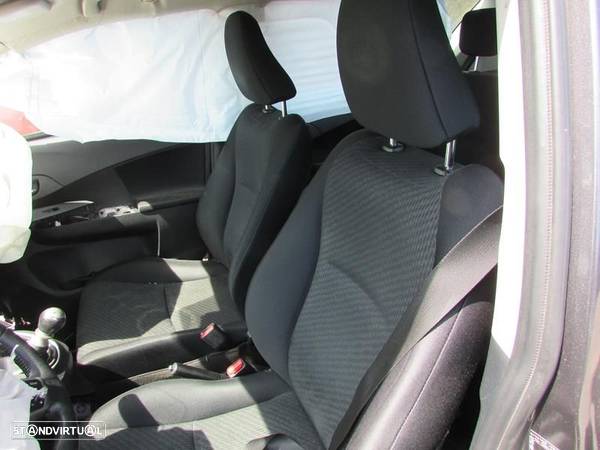 Toyota Verso-S 1.3i 2012 - Peças Usadas (6058) - 5