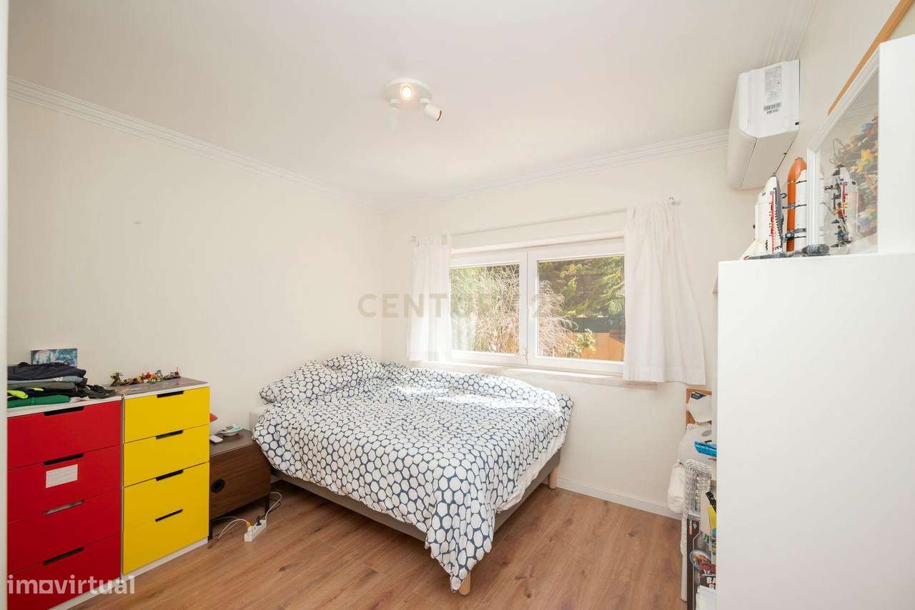 Moradia remodelada de 6 assoalhadas Exclusiva no Estoril-27