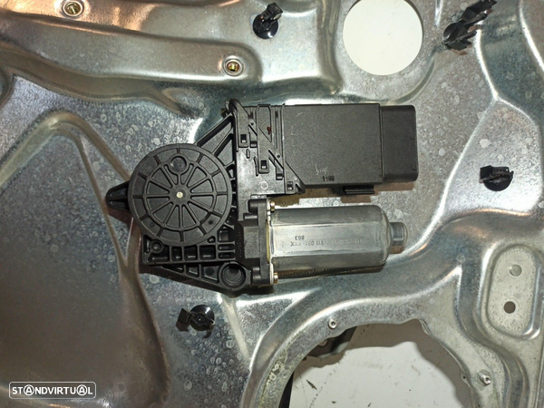 Motor E Elevador De Vidro Frente Esquerdo Volkswagen Passat (3B2) - 4