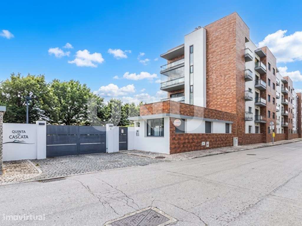 Apartamento T3 no Condomínio Quinta da Cascata, em Vila Franca de X...-17
