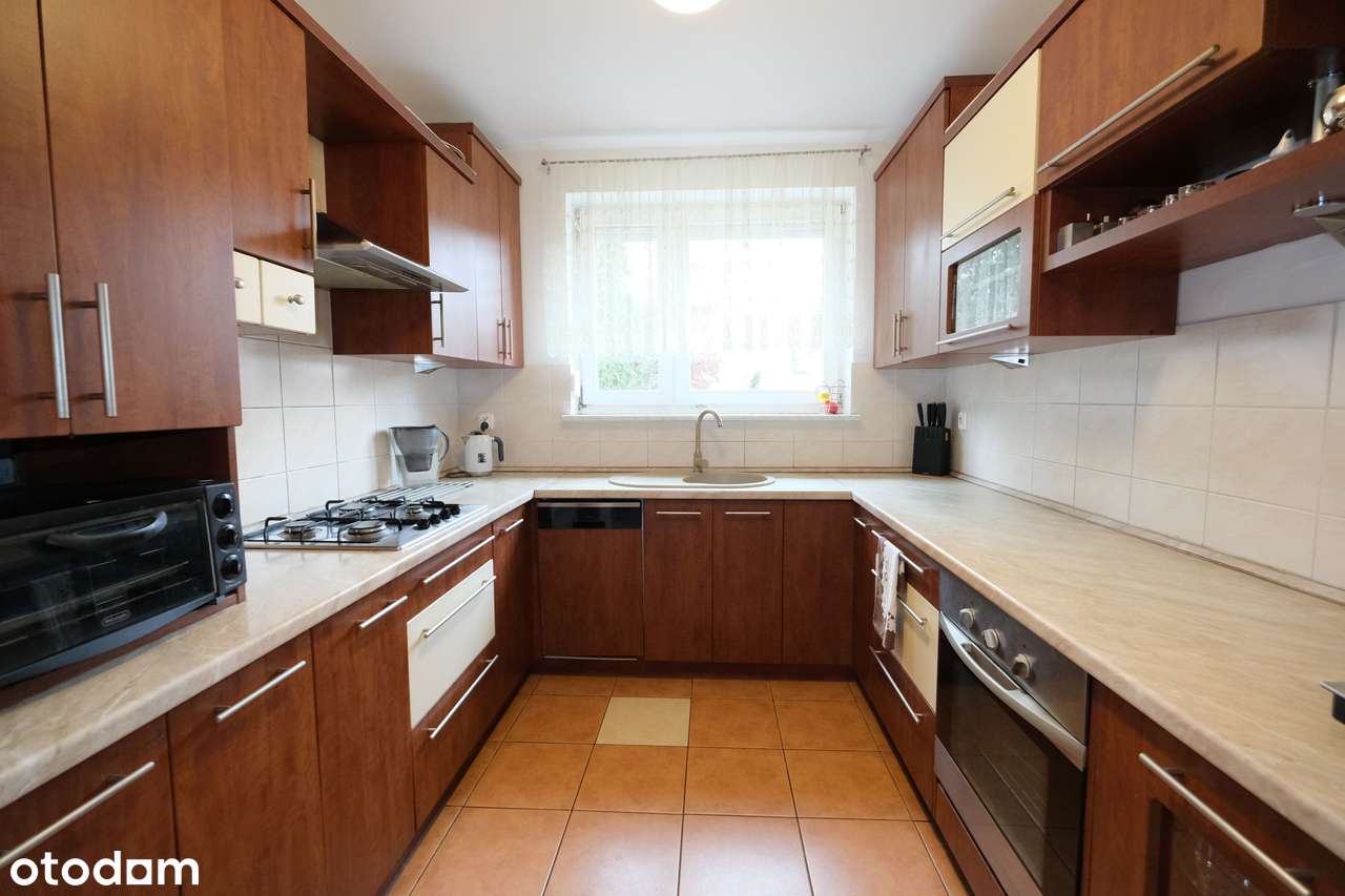 Klasyczny dom w zabudowie szeregowej na osiedlu Jaroszówka przy lesie - Pełny obrazek: 5/20