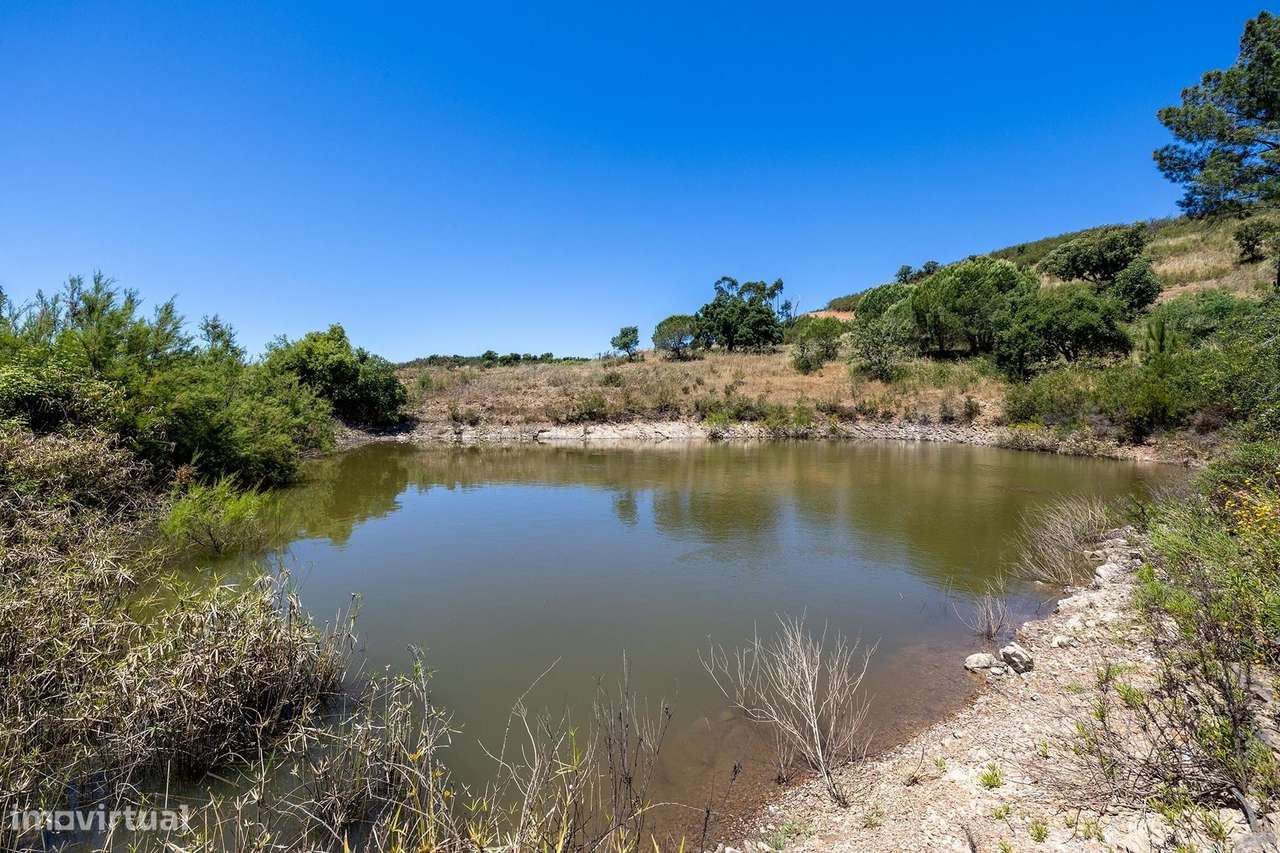 MORADIA  COM PISCINA, RUINA  E LAGO NATURAL PRÓXIMA DE LAGOS - BARRAGE-53