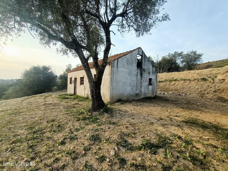 Moradia para reconstruir, zona de Expansão, Coimbra