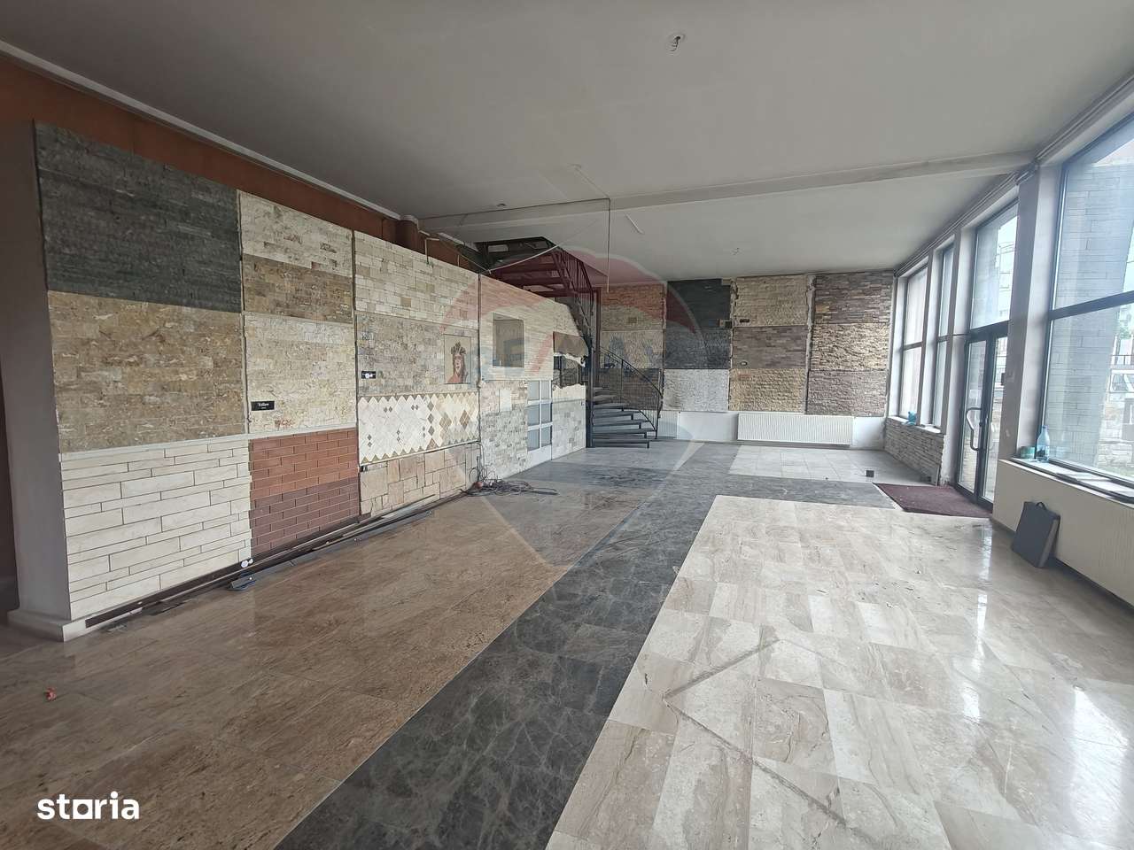 Spațiu comercial de 427 mp de închiriat în zona Bulgaria - Imagine principală: 1/9