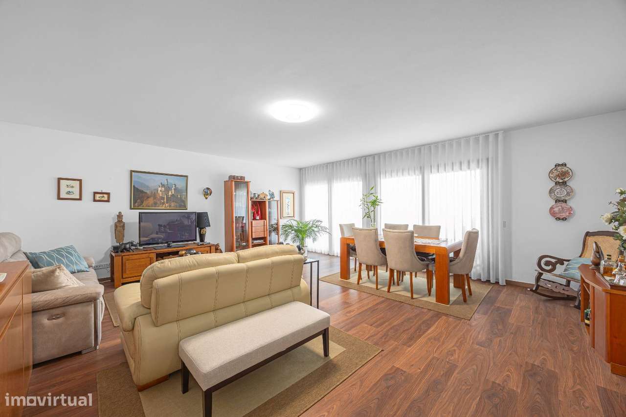 Apartamento T3 Odivelas - Parqueamento - Edifício Odivelas Plaza - Grande imagem: 2/22