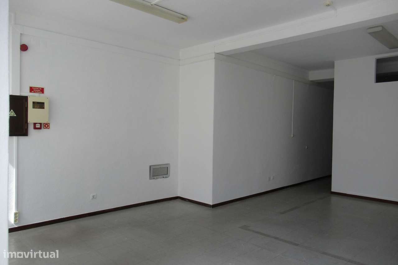 LOJA. PRÓXIMO DA ESTAÇÃO. - Grande imagem: 2/15