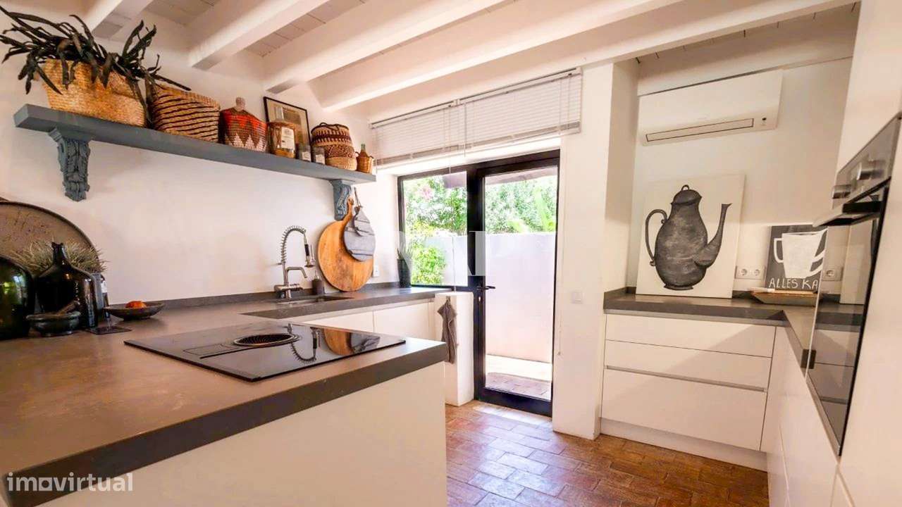 Moradia Térrea Renovada 3+1 Quartos com Piscina e Vista Golfe em Vilam-3