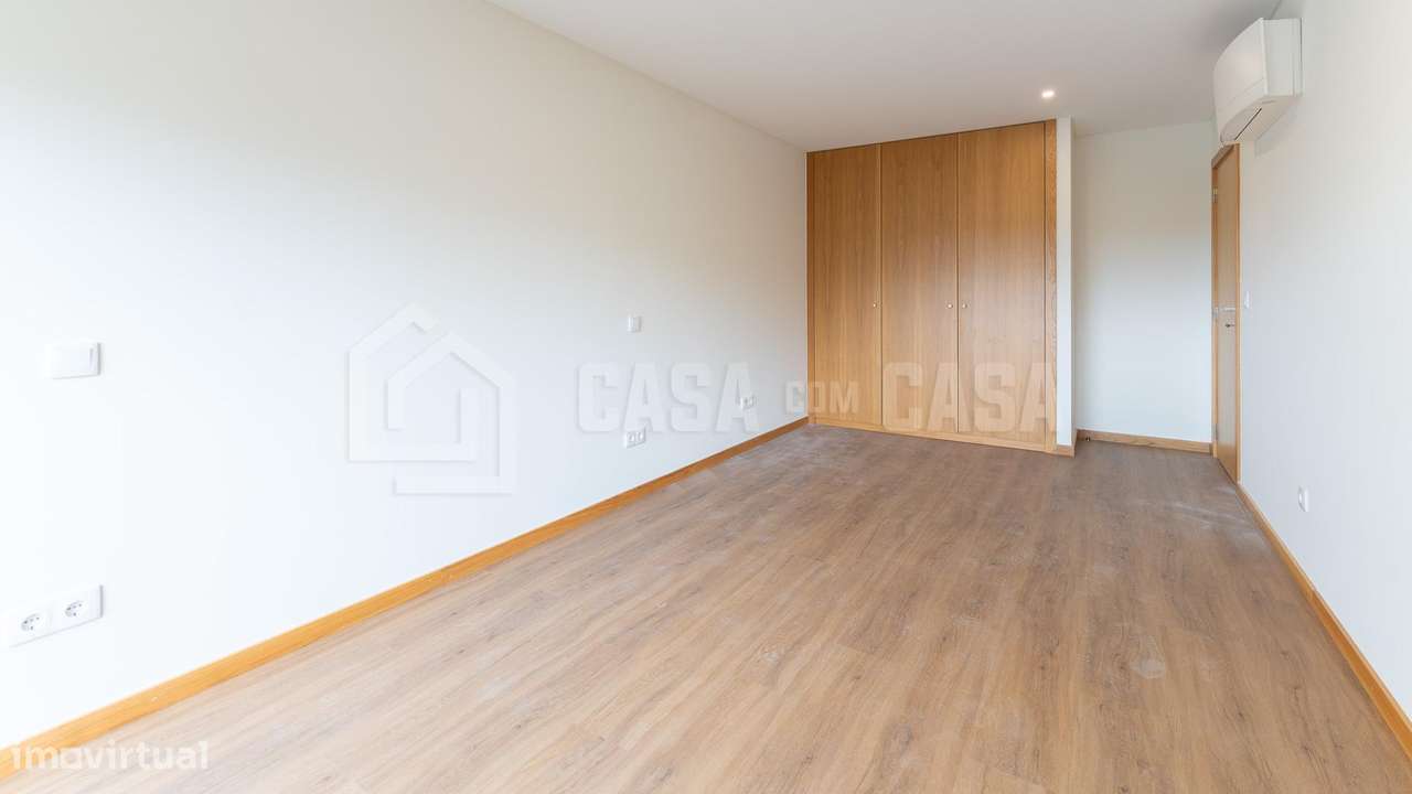 Apartamento T2 + Loja Qta. D’El Rei-9
