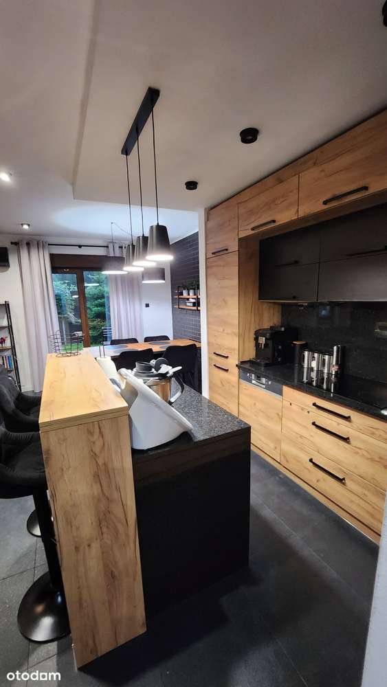 Nowoczesny dom z garażem i klimatyzacją-1