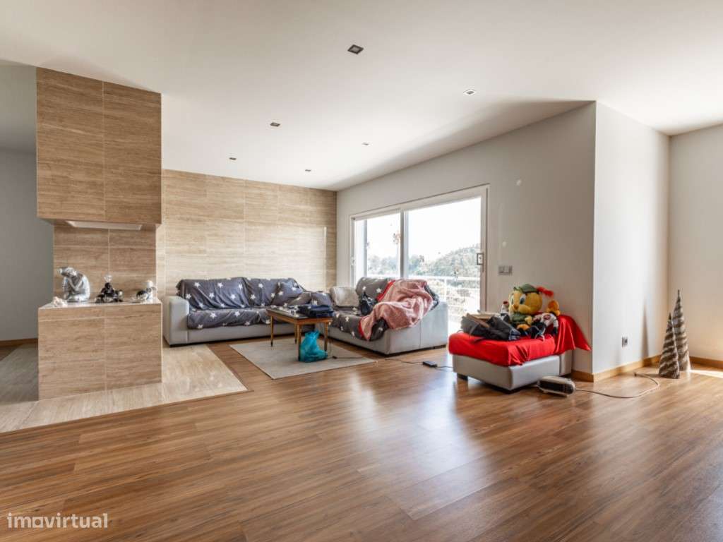 Moradia M6 com Garagem, Buarcos, Figueira da Foz-11