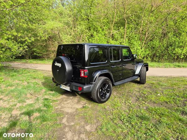 Jeep Wrangler - 12