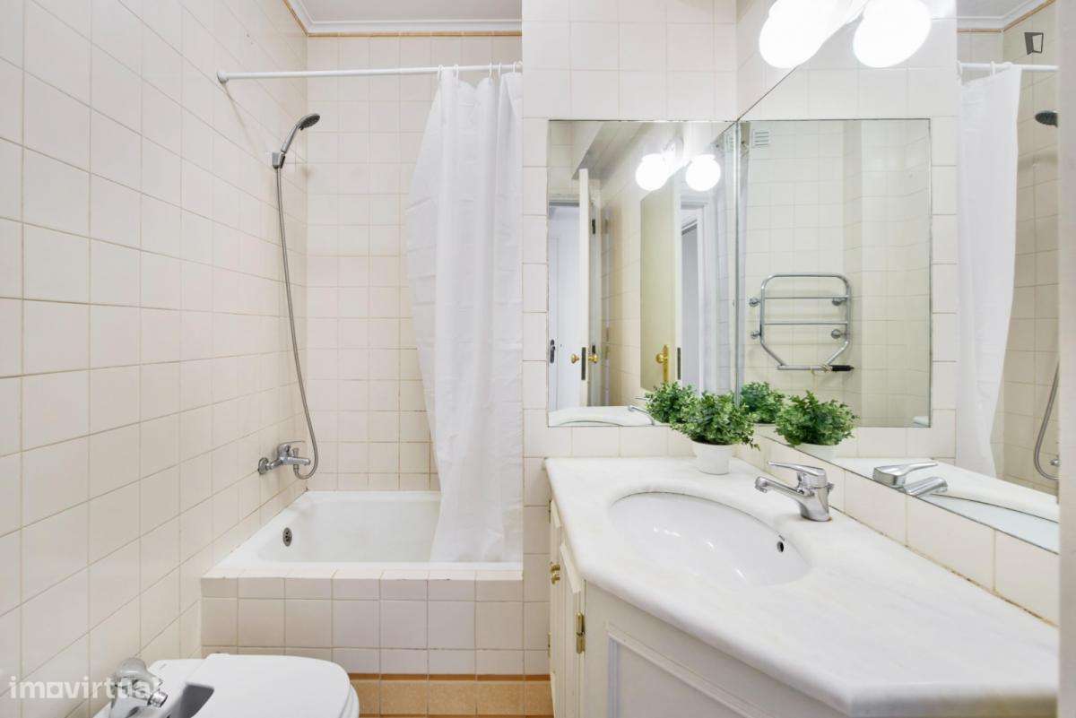 Quarto - localizado em Benfica Lisbon - Grande imagem: 4/12