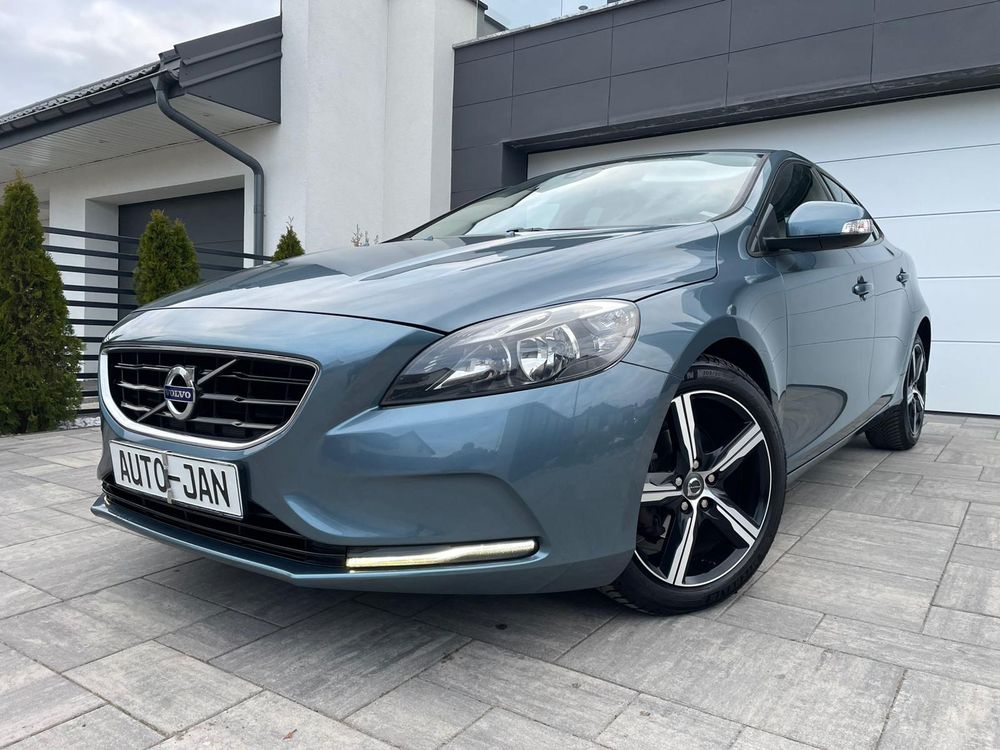 Volvo V40 II D2 Summum 2012