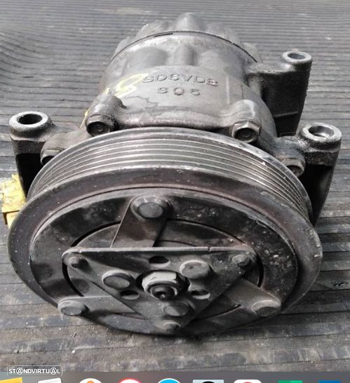 Compressor de ar condicionado Usado RENAULT/KOLEOS I (HY_)/2.0 dCi (HY0K) | 09.0... - 4