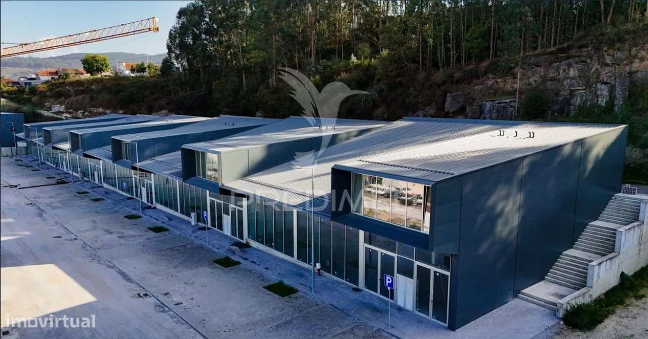 Armazém / Loja para Arrendamento em Azurém – Guimarães - Grande imagem: 2/4