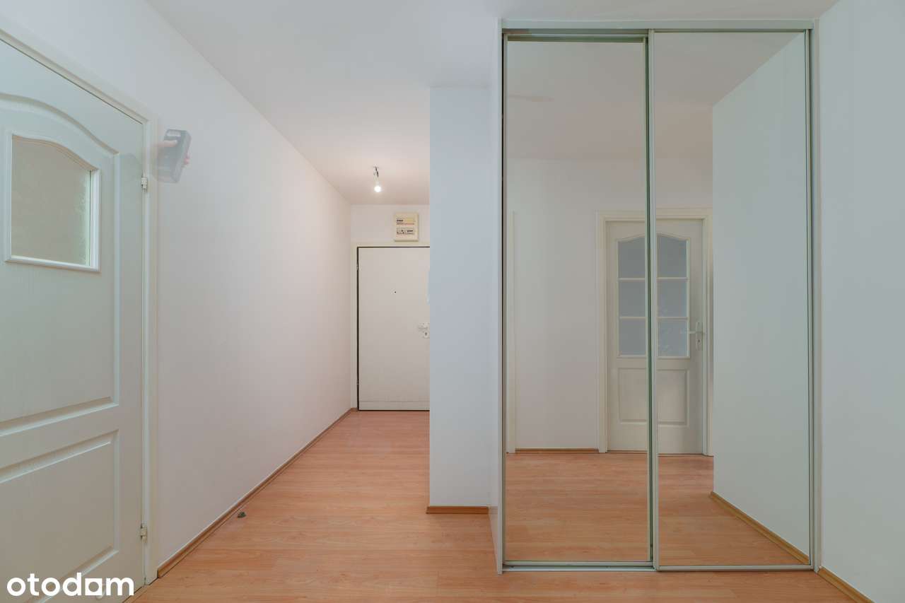 Dwupokojowe mieszkanie z dużym balkonem i garażem, bliska Wola-7