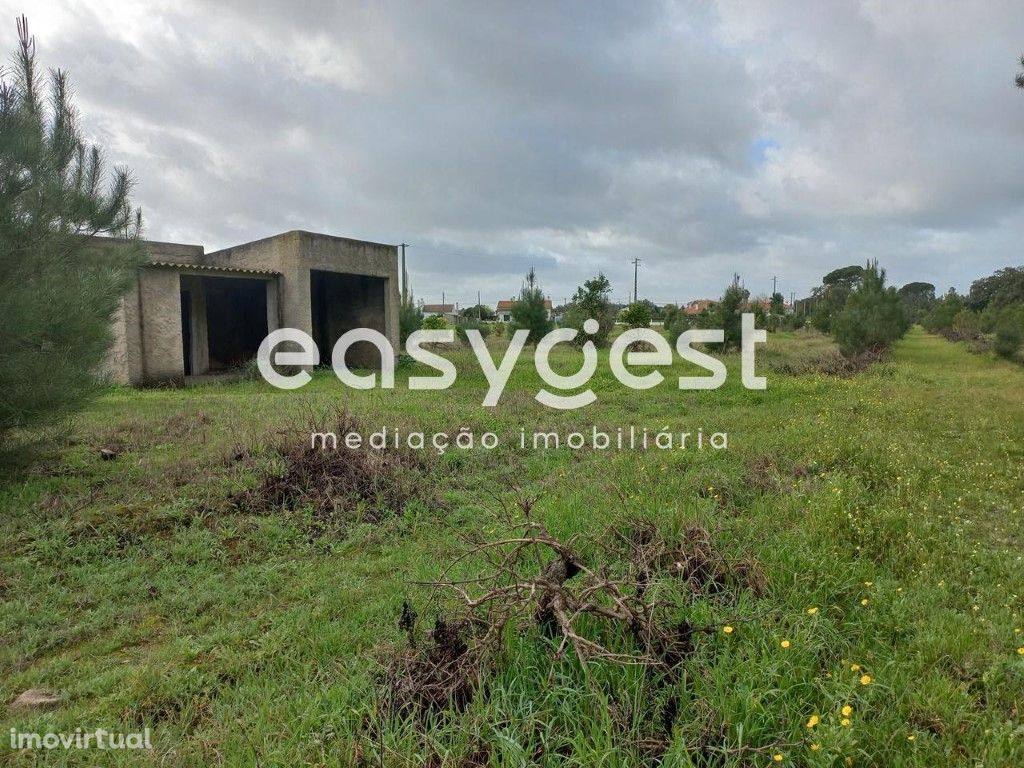 Terreno Rústico com 8160 m2 em zona tranquila de Marinhais