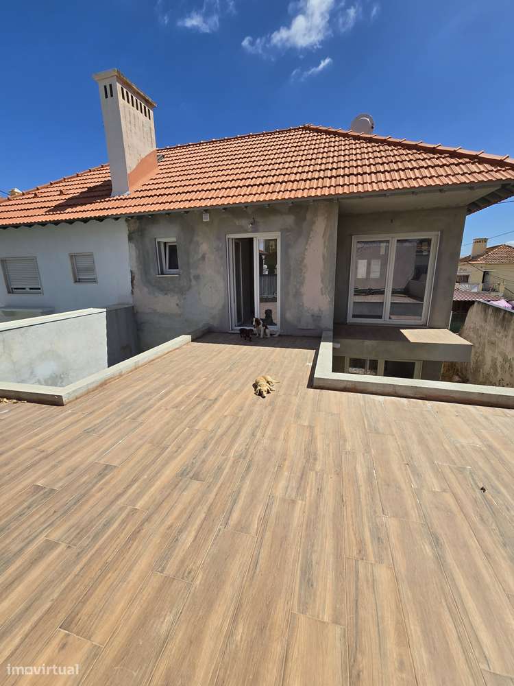 Moradia T3 no Bairro da Encarnação em fase de conclusão - Grande imagem: 4/26