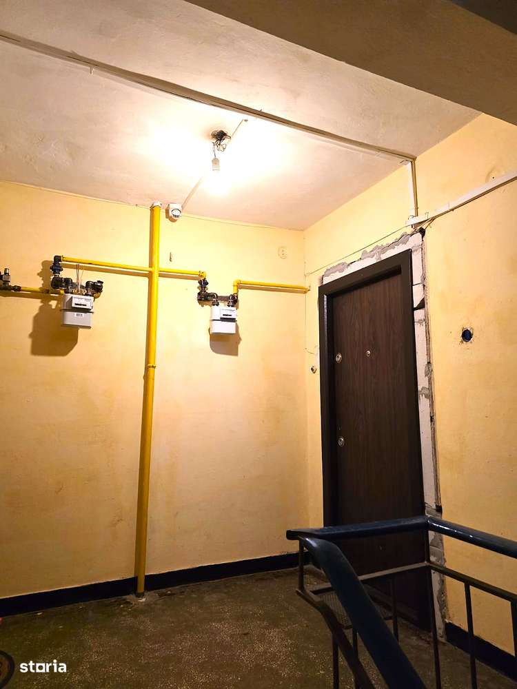 Apartament cu 3 camere decomandat | Etajul 3 - Botizului-12