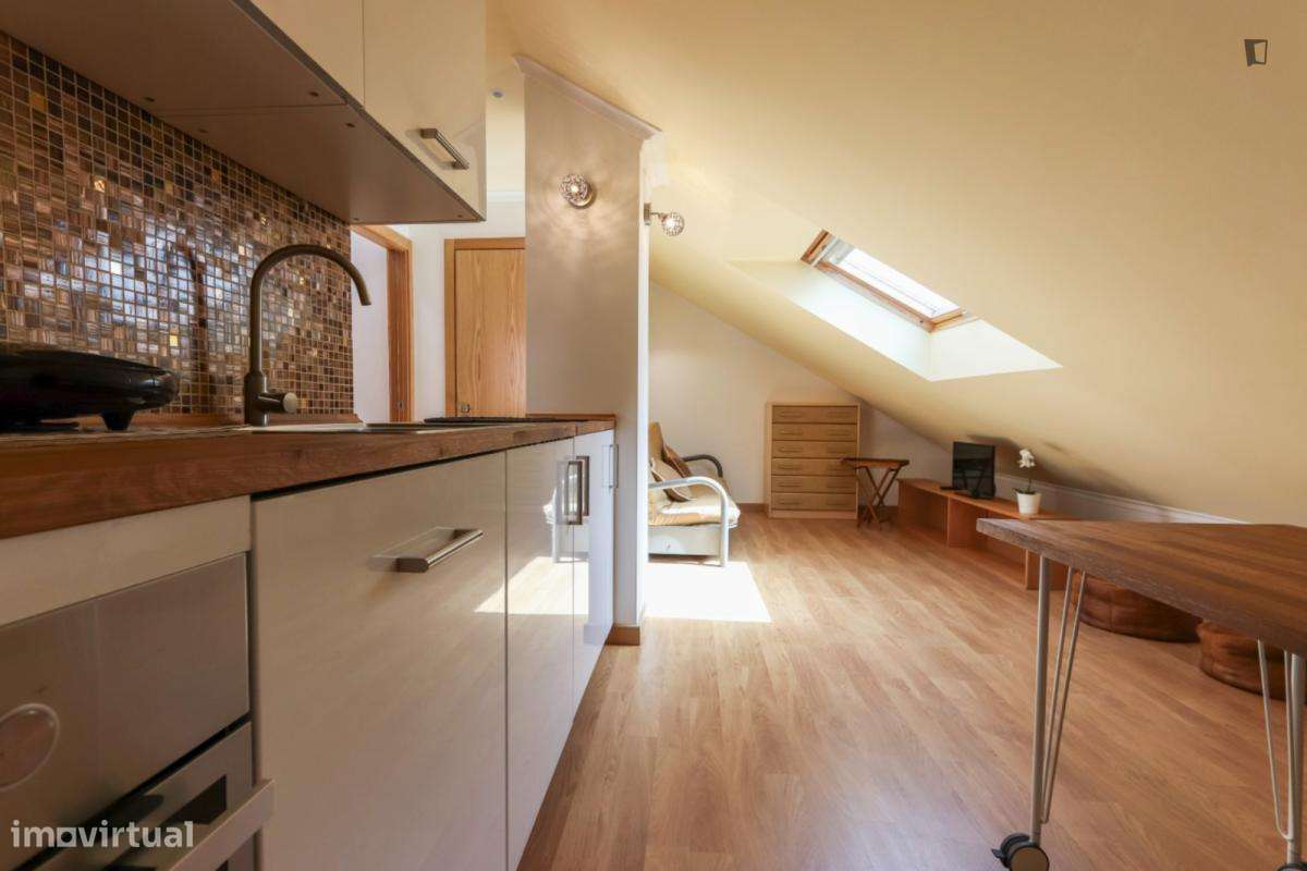 Quarto - localizado em Benfica Lisbon - Grande imagem: 4/40