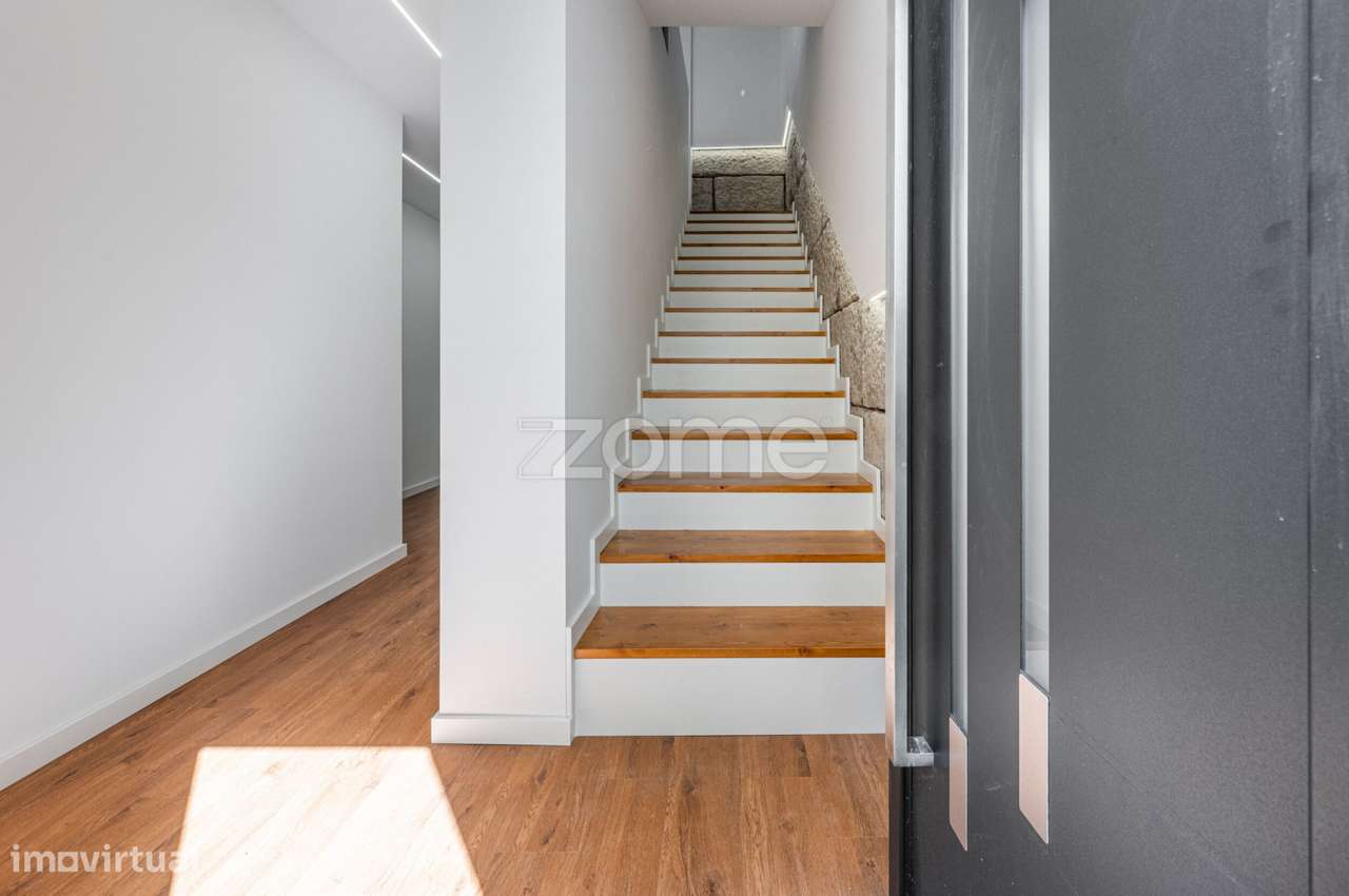 Moradia T4 com Terraço e Vista Rio em Lanhelas | a 10 min de Caminha - Grande imagem: 2/34