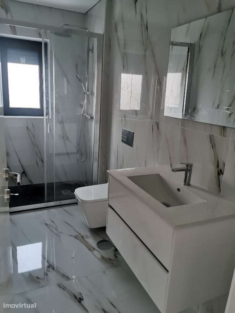 Moradia T3+1 de luxo em S. Torcato - Grande imagem: 5/11