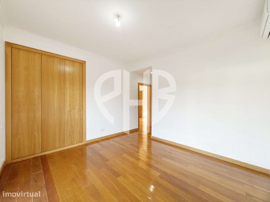 Moradia Geminada T4 // Condominio - Aldeia de Irmãos / Azeitão-42