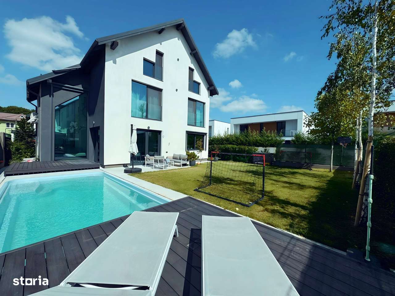 Vila cu piscina si garaj in zona Iancu Nicolae-10