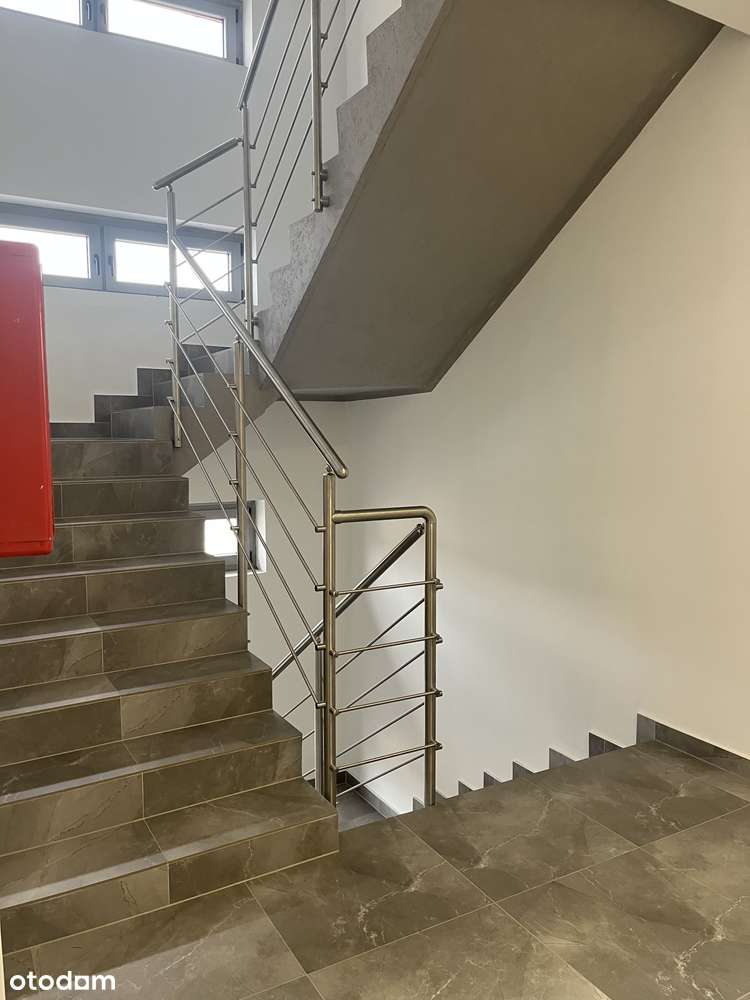 Budynek biurowy z działką 4000m2 na sprzedaż - bezpośredni dojazd z A4 - Pełny obrazek: 5/9