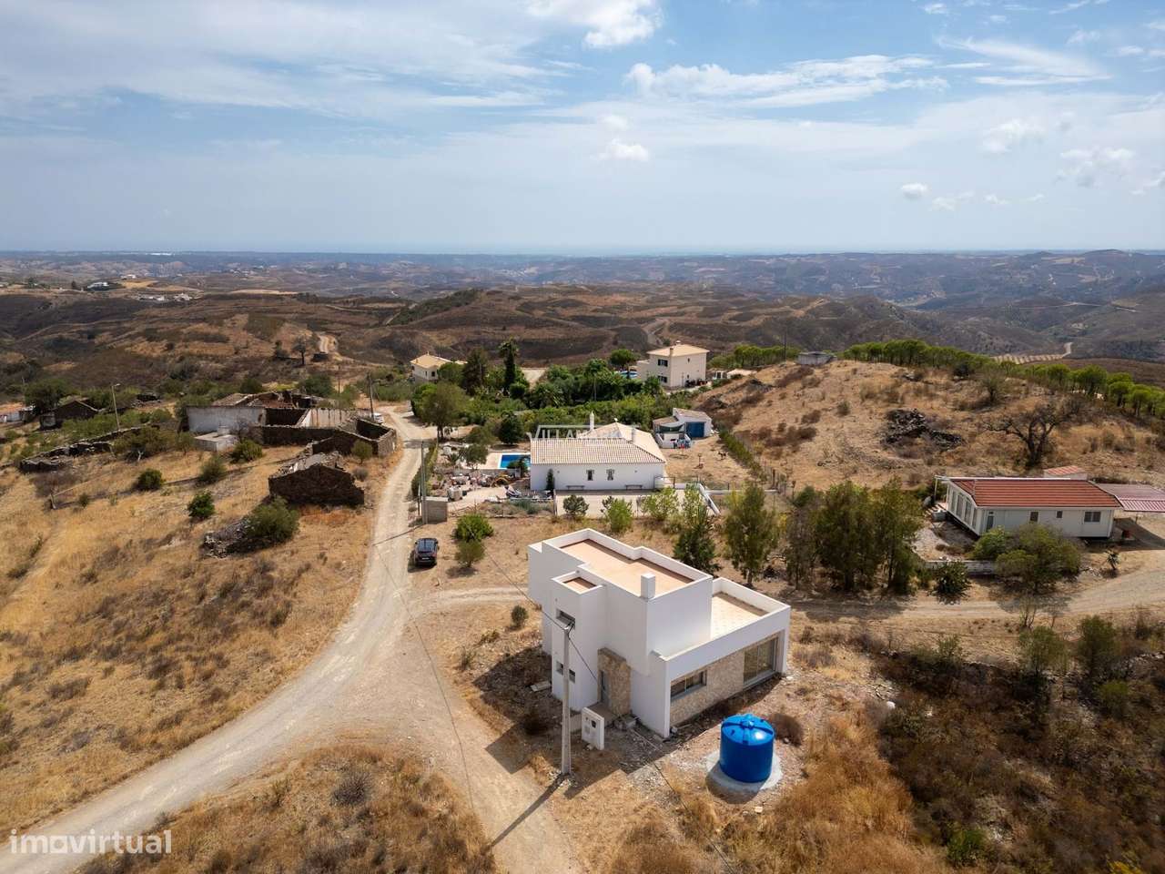 VILLA V3 composta por 2 andares com 435 m2 de terreno situada em Cotov - Grande imagem: 4/35