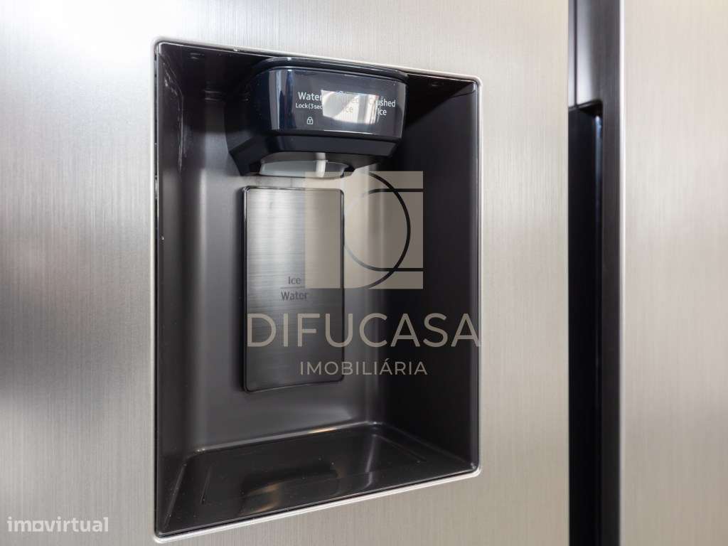 R300 Moradia T3+ 1 (sala de 40m2 localizada centro Fernão Ferro)-16