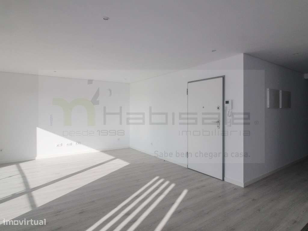 T3 com terraço a 5 minutos da estação e 10 minutos da praia - Grande imagem: 5/22