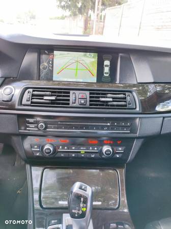 BMW Seria 5 528i Touring Sport-Aut - 23