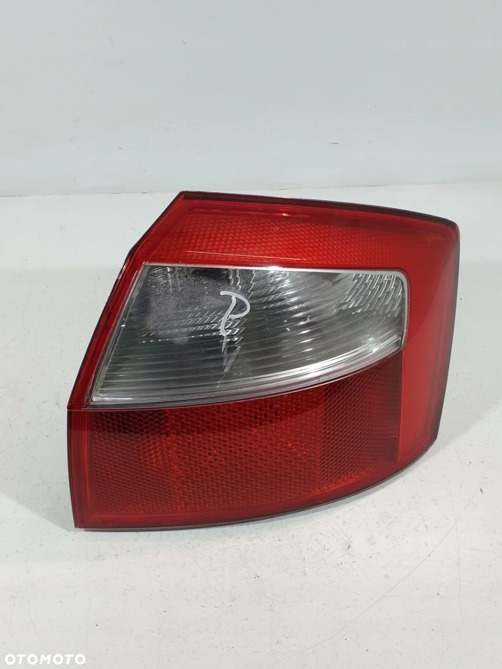 LAMPA PRAWA PRAWY TYŁ AUDI A4 B6 EUR SEDAN - 2