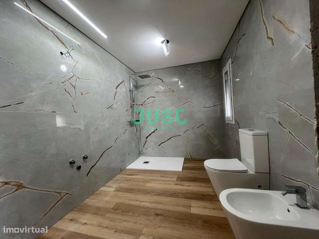 Moradia charneca da Caparica - t4 com margem e piscina quase pronta-8