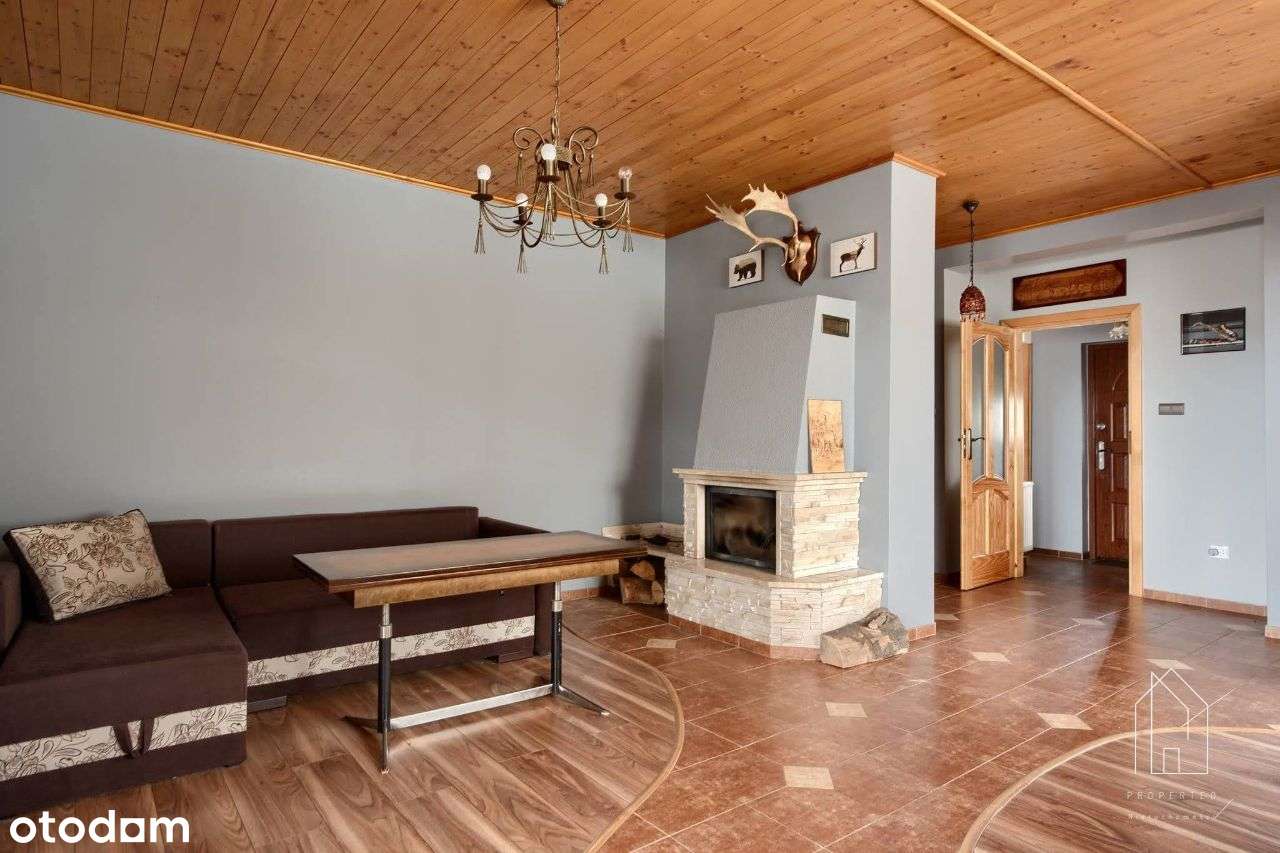 Dom parterowy z 2012r. z basenem-3