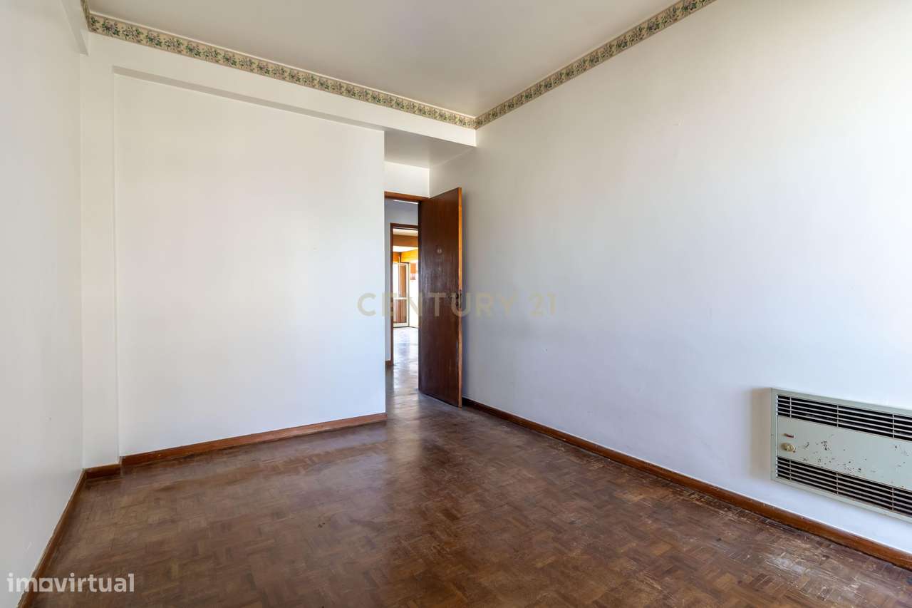 Miraflores | Luz, Espaço e Vistas Desafogadas para Criar uma Casa Únic-5