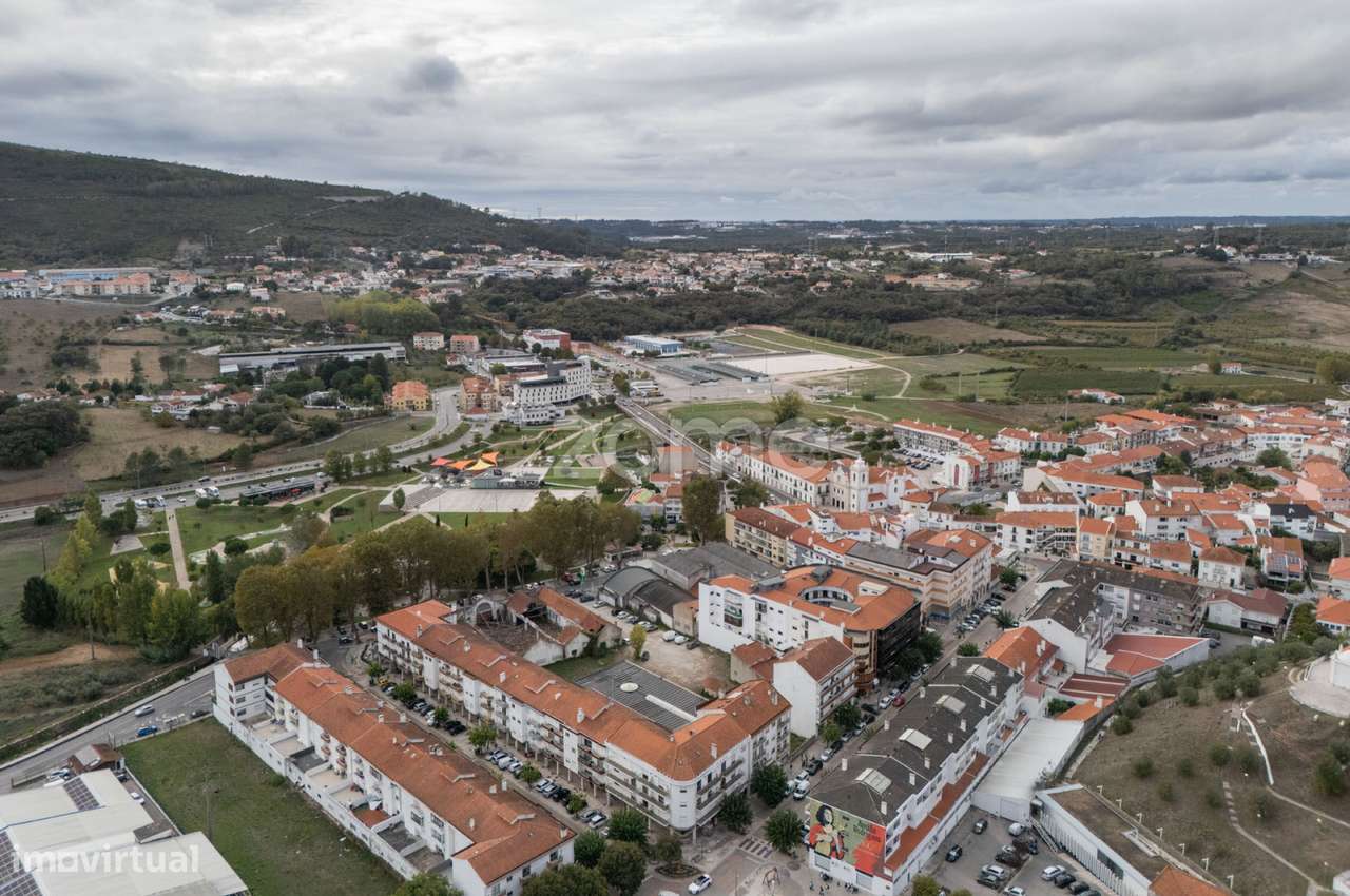 Apartamento T2 no Centro de Porto de Mós-29